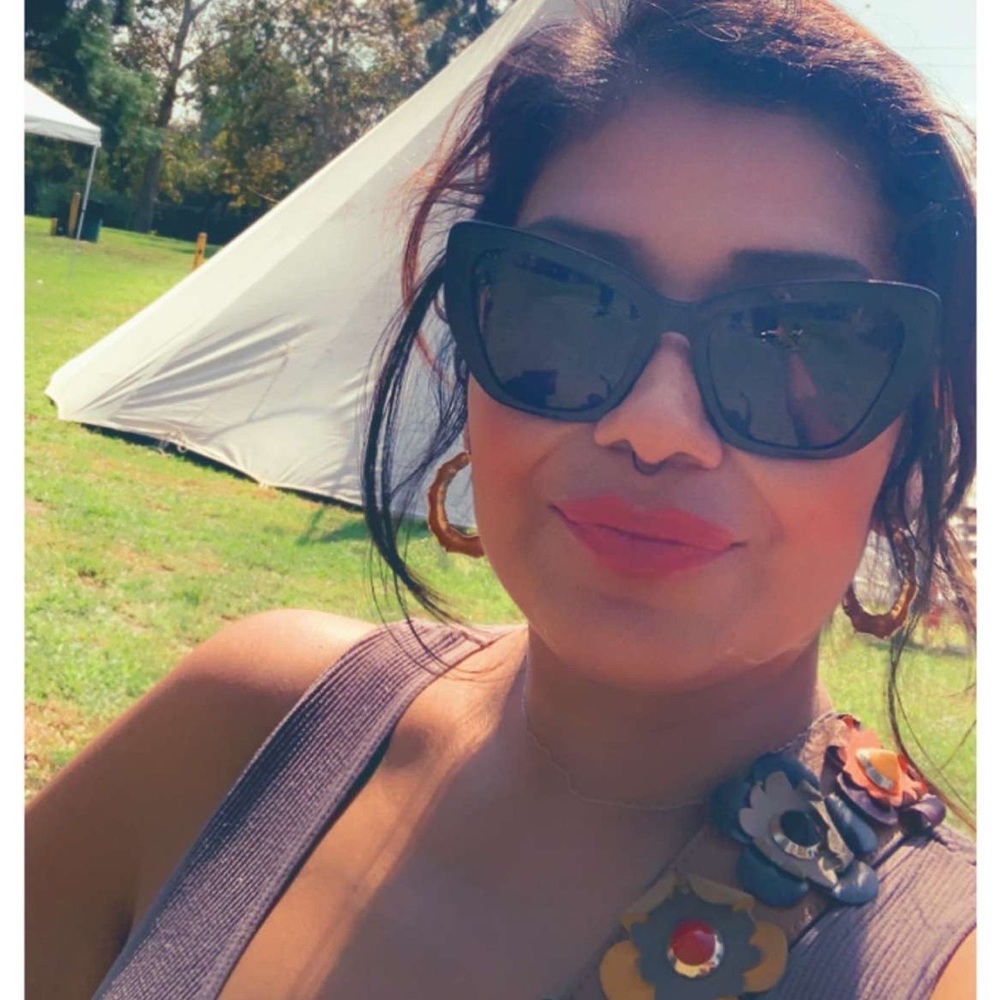 Meet your Posher, Mocma